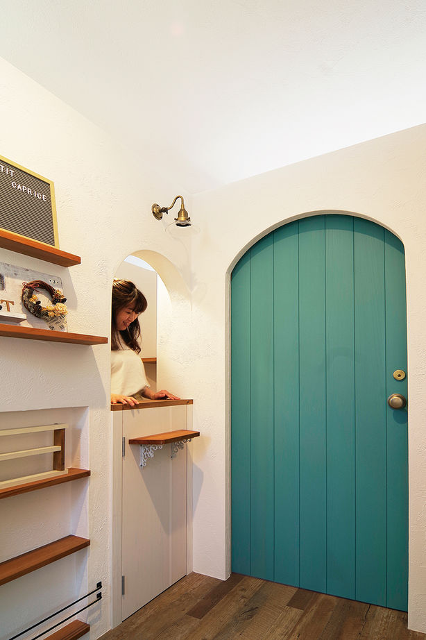 無垢Story 【岐阜県/2000万円台/おしゃれな家/30坪台/間取図有】絵本の世界の様なプロバンス風外観の美容院併設住宅の建築実例画像9