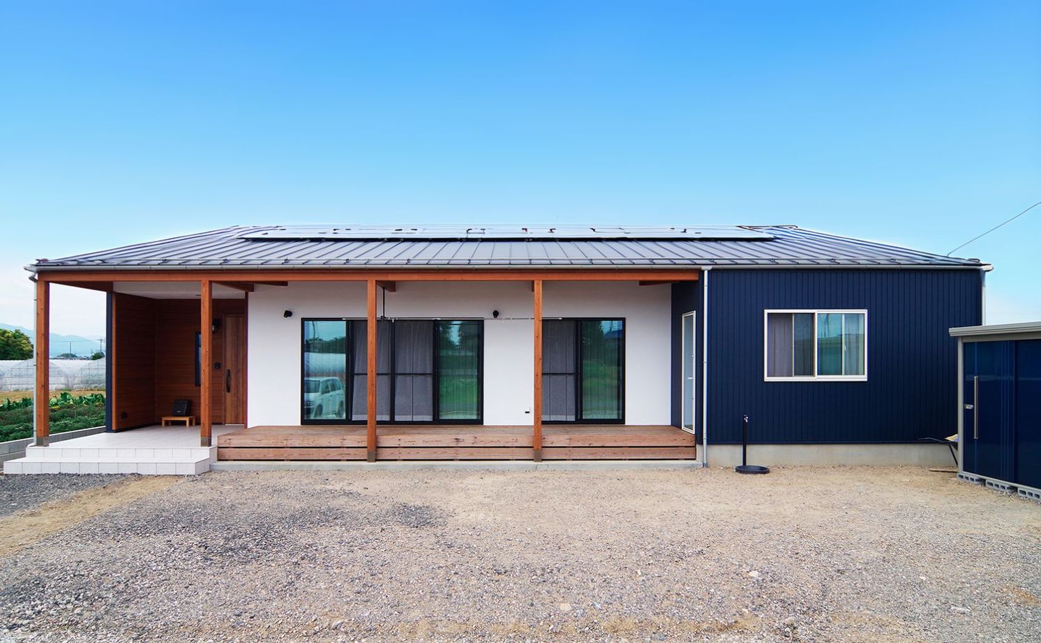 無垢Story 【岐阜県/2000万円台/平屋/30坪台/間取図有】吹抜けのような大空間リビングが特徴的な、カフェ風の家の建築実例画像