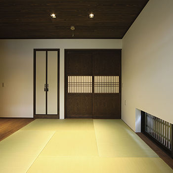 無垢Story 【岐阜県/1000万円台/平屋風/造作家具/和モダン/間取図有】温もり溢れる古民家カフェスタイルの平屋風の家の建築実例画像8