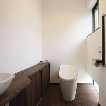 無垢Story 【岐阜県/1000万円台/平屋風/造作家具/和モダン/間取図有】温もり溢れる古民家カフェスタイルの平屋風の家の建築実例画像10