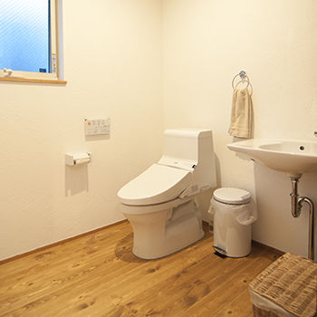 無垢Story 【岐阜県/1000万円台/ローコスト/小さな平屋/30坪台/間取図有】車イスOKのバリアフリーカリフォルニア住宅の建築実例画像10