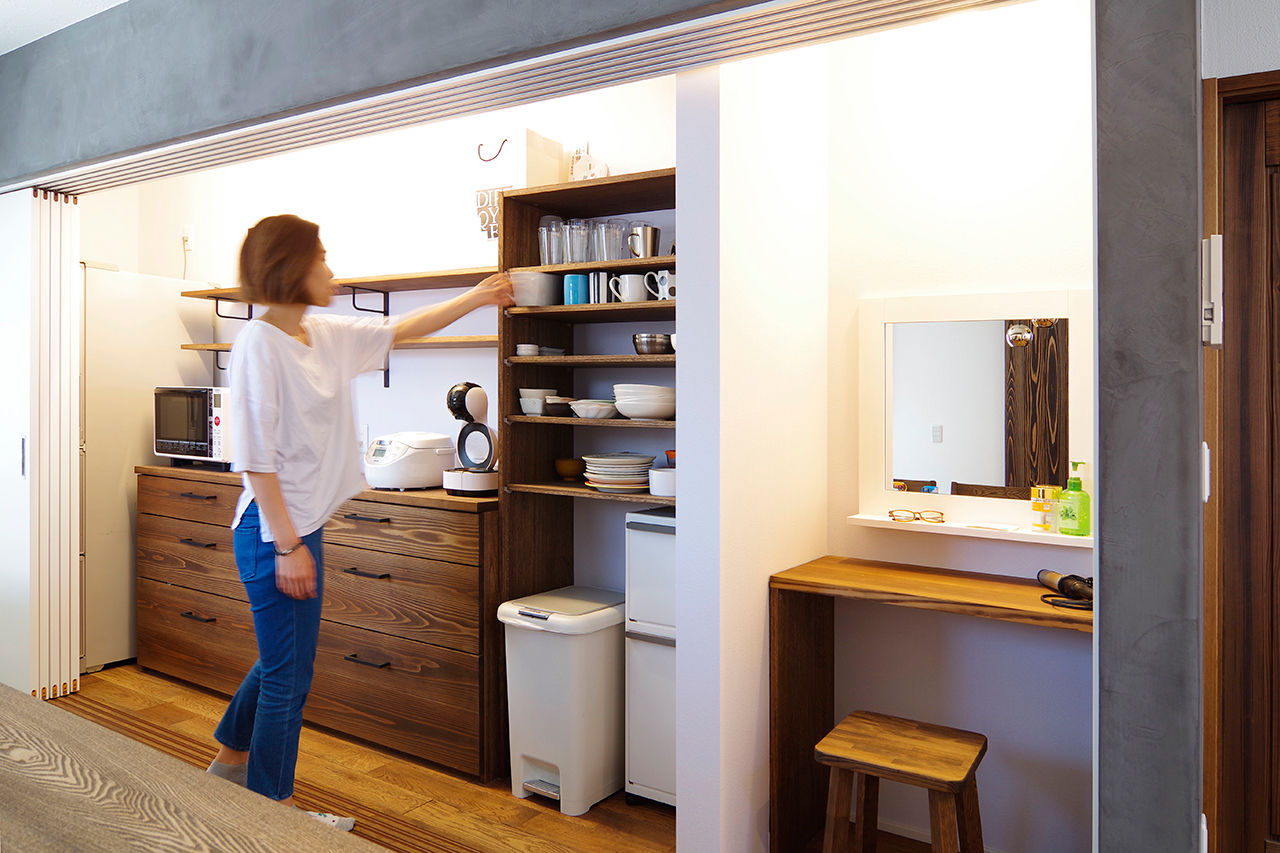 無垢Story 【岐阜県/2000万円台/造作家具/店舗併用/40坪台/間取図有】シンプルで機能的なネイルサロン併設住宅の建築実例画像4