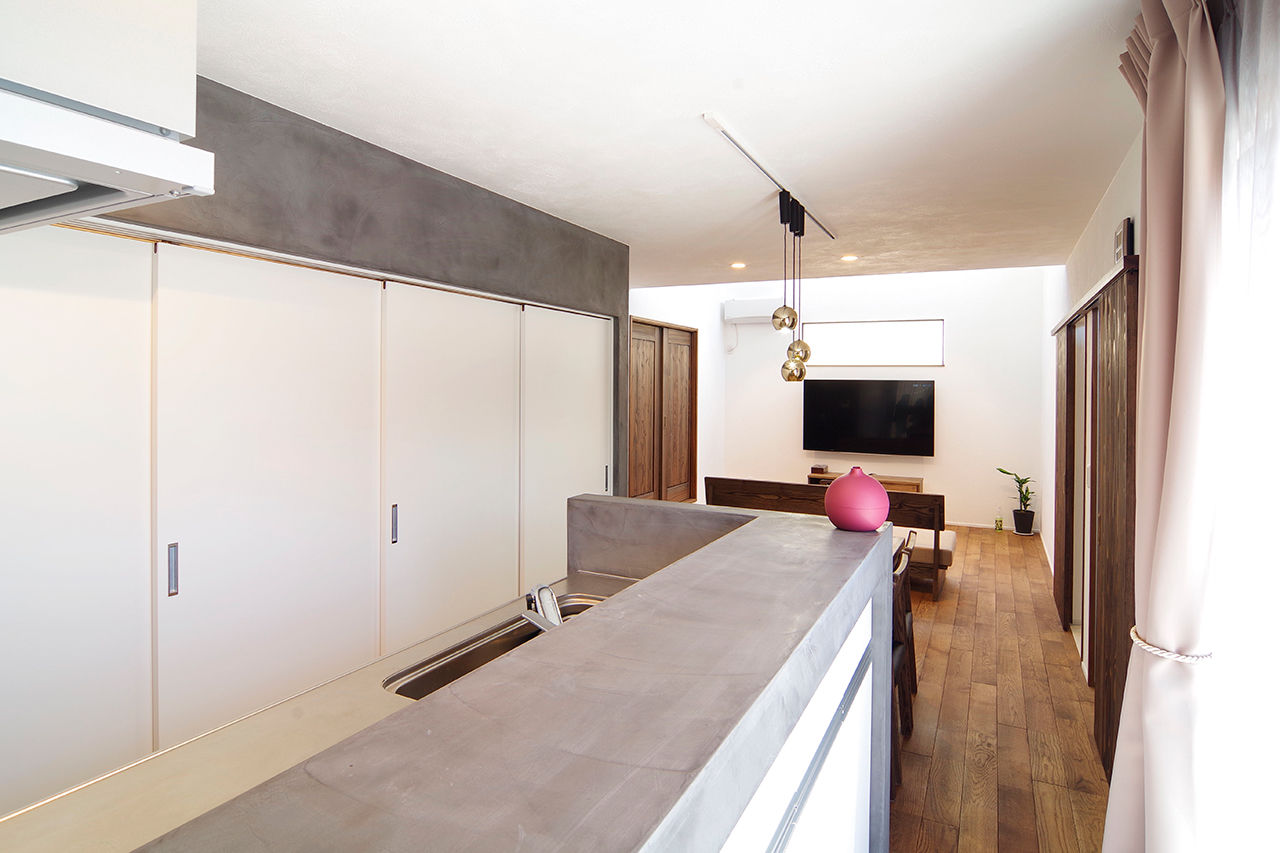 無垢Story 【岐阜県/2000万円台/造作家具/店舗併用/40坪台/間取図有】シンプルで機能的なネイルサロン併設住宅の建築実例画像5