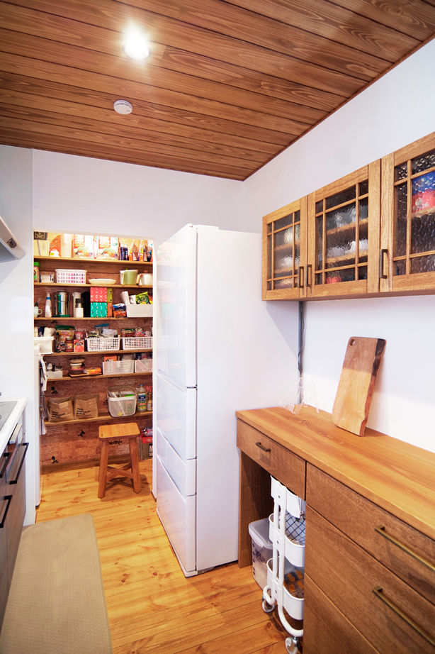 無垢Story 【岐阜県/2000万円台/平屋/30坪台/間取図有】夫婦で寛ぐ開放的なリビング。一人の時間も楽しい全館空調の家の建築実例画像7