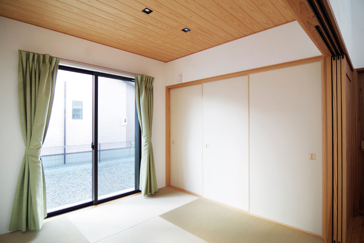 無垢Story 【岐阜県/2000万円台/平屋/30坪台/間取図有】夫婦で寛ぐ開放的なリビング。一人の時間も楽しい全館空調の家の建築実例画像8