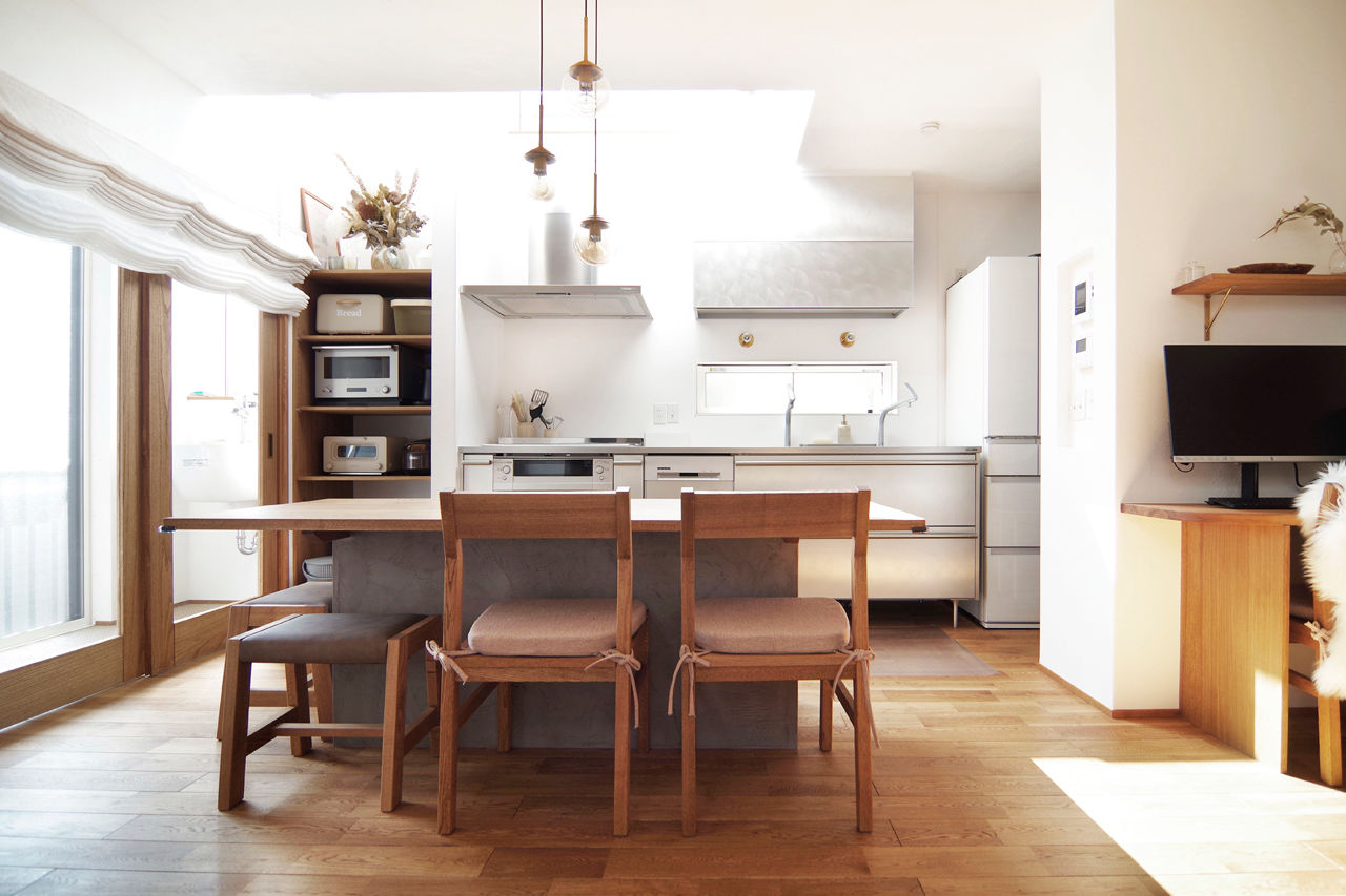 無垢Story 【岐阜県/2000万円台/30坪台/全館空調/間取図有】２つの吹抜で開放的に。土間のある小さな2階建ての建築実例画像3