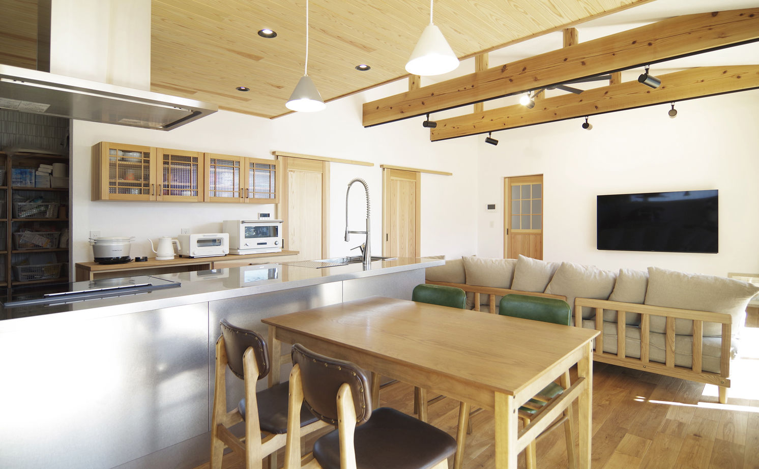 無垢Story 【1000万円台/平屋/30坪台/間取図有】収納を減らしシンプルに暮らす。素材の美しさを愉しむ平屋の家の建築実例画像4