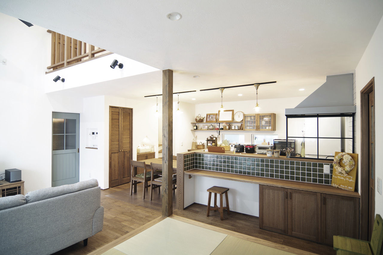 無垢Story 【岐阜県/2000万円台/平屋風/30坪台/間取図有】テーマはフランスの田舎暮らし。木と漆喰でつくる平屋風の家の建築実例画像2