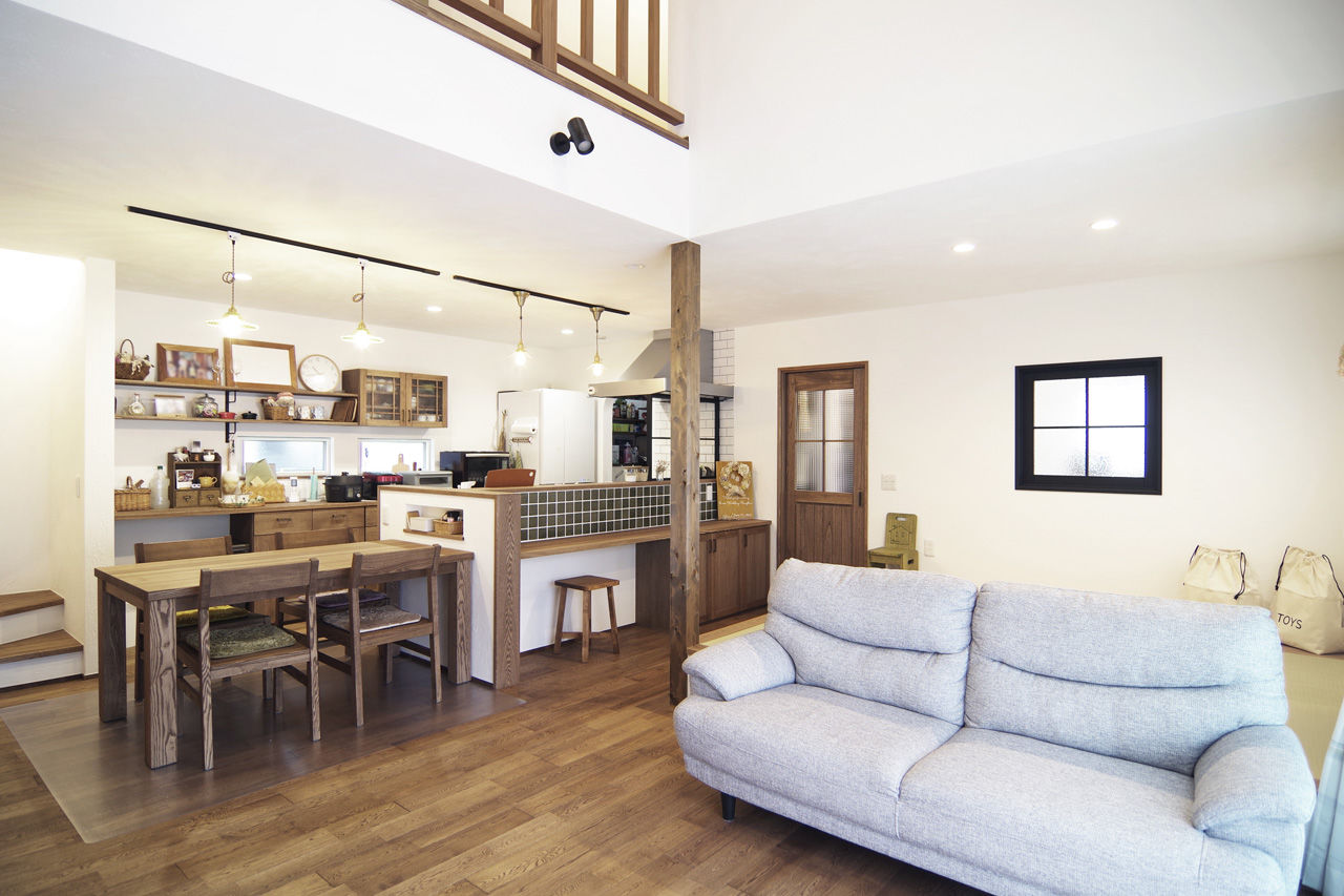 無垢Story 【岐阜県/2000万円台/平屋風/30坪台/間取図有】テーマはフランスの田舎暮らし。木と漆喰でつくる平屋風の家の建築実例画像3