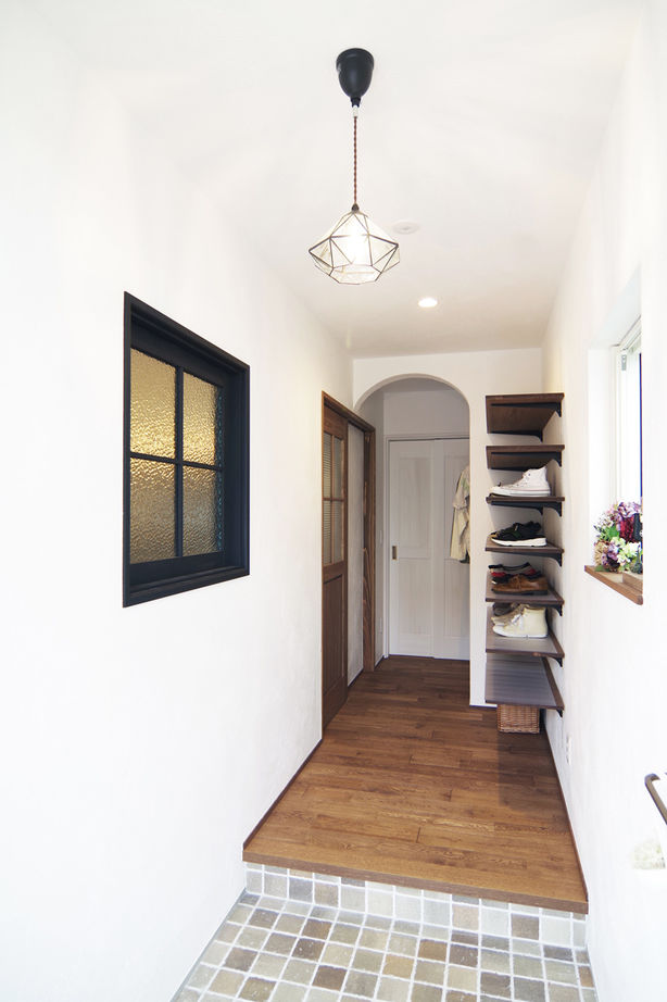 無垢Story 【岐阜県/2000万円台/平屋風/30坪台/間取図有】テーマはフランスの田舎暮らし。木と漆喰でつくる平屋風の家の建築実例画像7