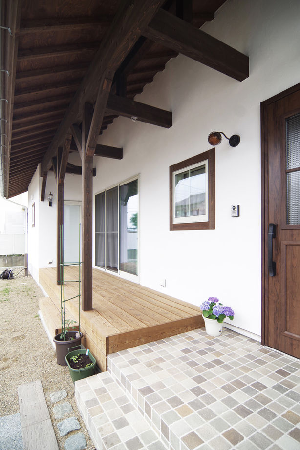 無垢Story 【岐阜県/2000万円台/平屋風/30坪台/間取図有】テーマはフランスの田舎暮らし。木と漆喰でつくる平屋風の家の建築実例画像10