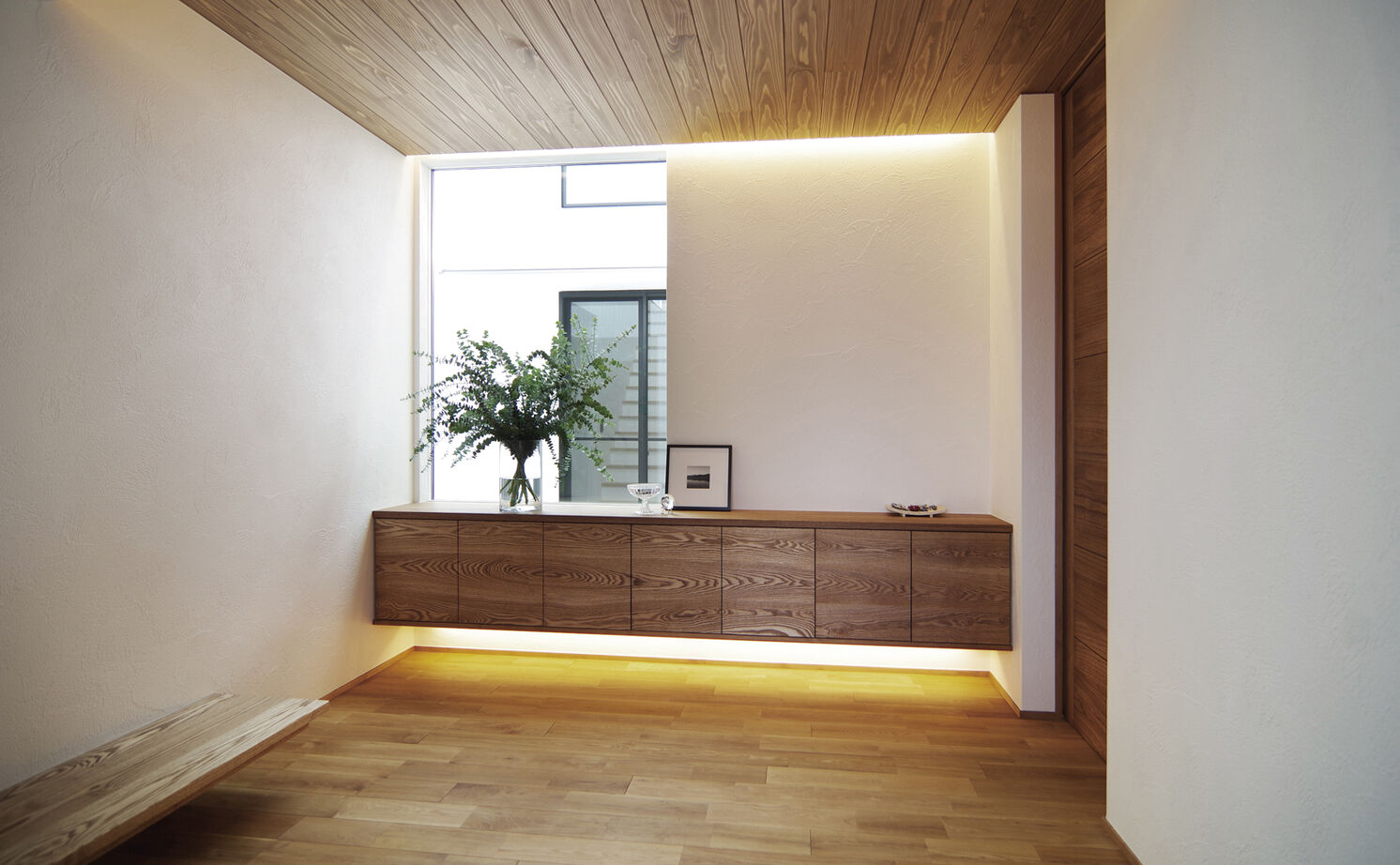 無垢Story 【愛知県/中庭/平屋風/50坪台/間取図有】多趣味な二人の、こだわりを形に。ガレージのあるロ型コートハウスの建築実例画像12