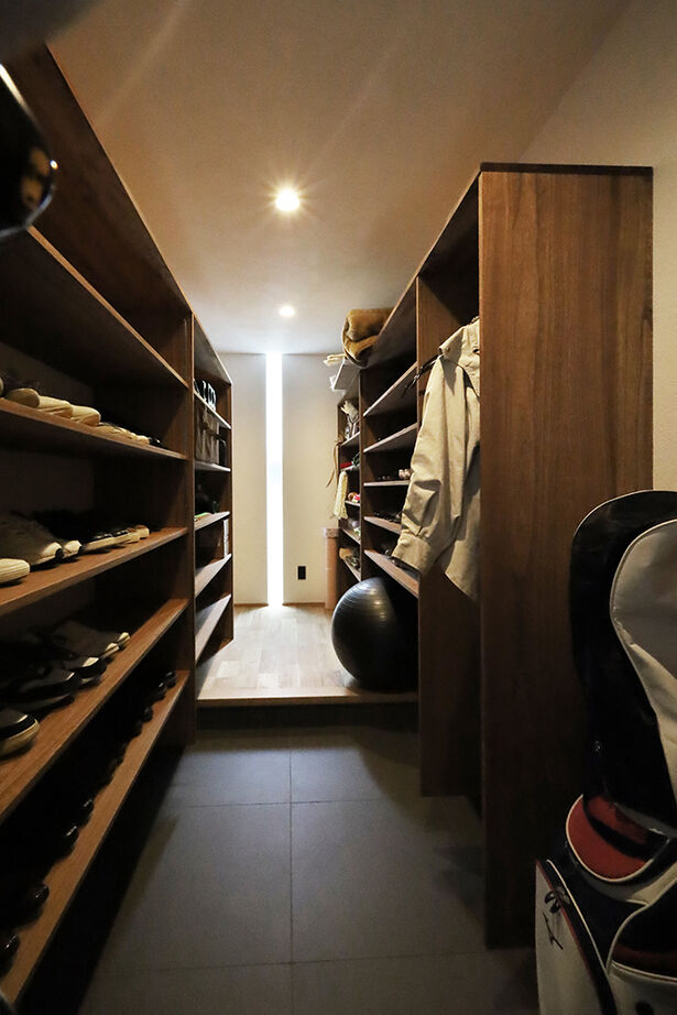 無垢Story 【愛知県/中庭/平屋風/50坪台/間取図有】多趣味な二人の、こだわりを形に。ガレージのあるロ型コートハウスの建築実例画像13