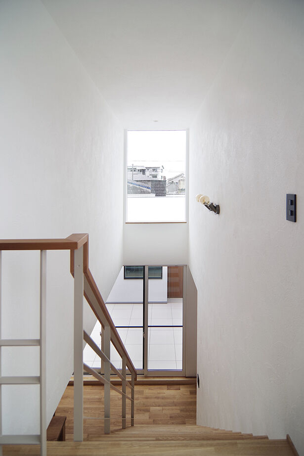 無垢Story 【愛知県/中庭/平屋風/50坪台/間取図有】多趣味な二人の、こだわりを形に。ガレージのあるロ型コートハウスの建築実例画像16