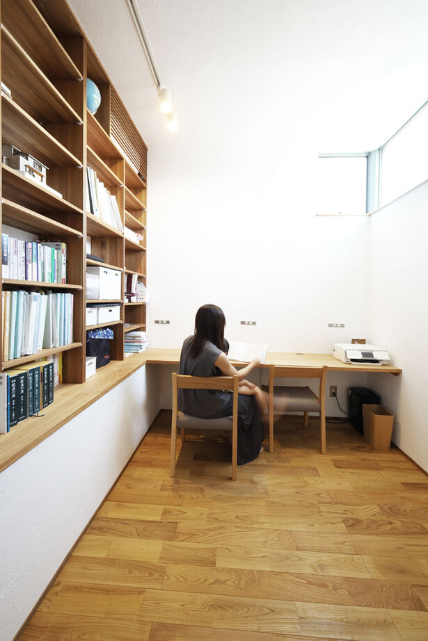 無垢Story 【愛知県/インナーガレージ/45坪台/間取図有】住むほどに愛着が湧く。木と漆喰でつくる2階LDKの家の建築実例画像9