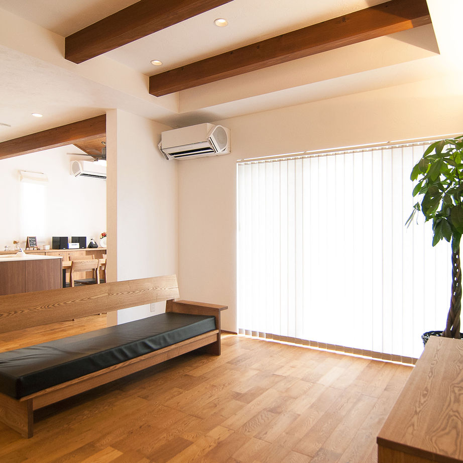 無垢Story 【和モダン×二世帯】落ち着いた和の風情と薪ストーブのぬくもりに癒される、カフェみたいな家｜間取り図有の建築実例画像4