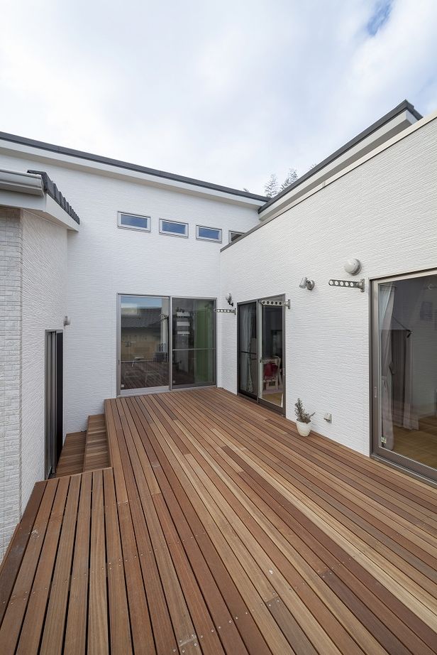 川野工務店 【平屋】プライバシーも守る光の設計。開放的なスキップフロアの平屋の家の建築実例画像9