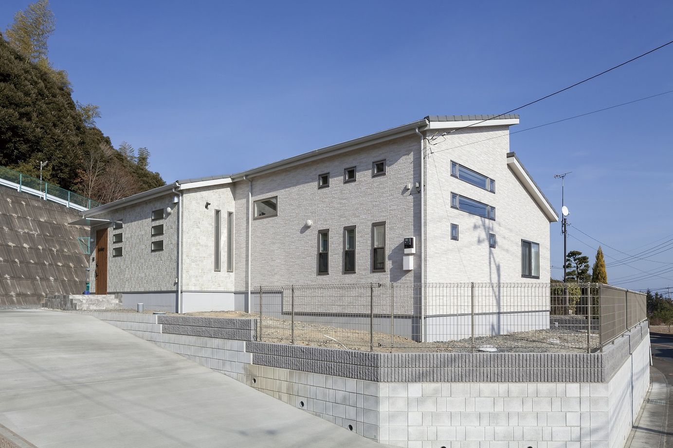 川野工務店 【平屋】プライバシーも守る光の設計。開放的なスキップフロアの平屋の家の建築実例画像10