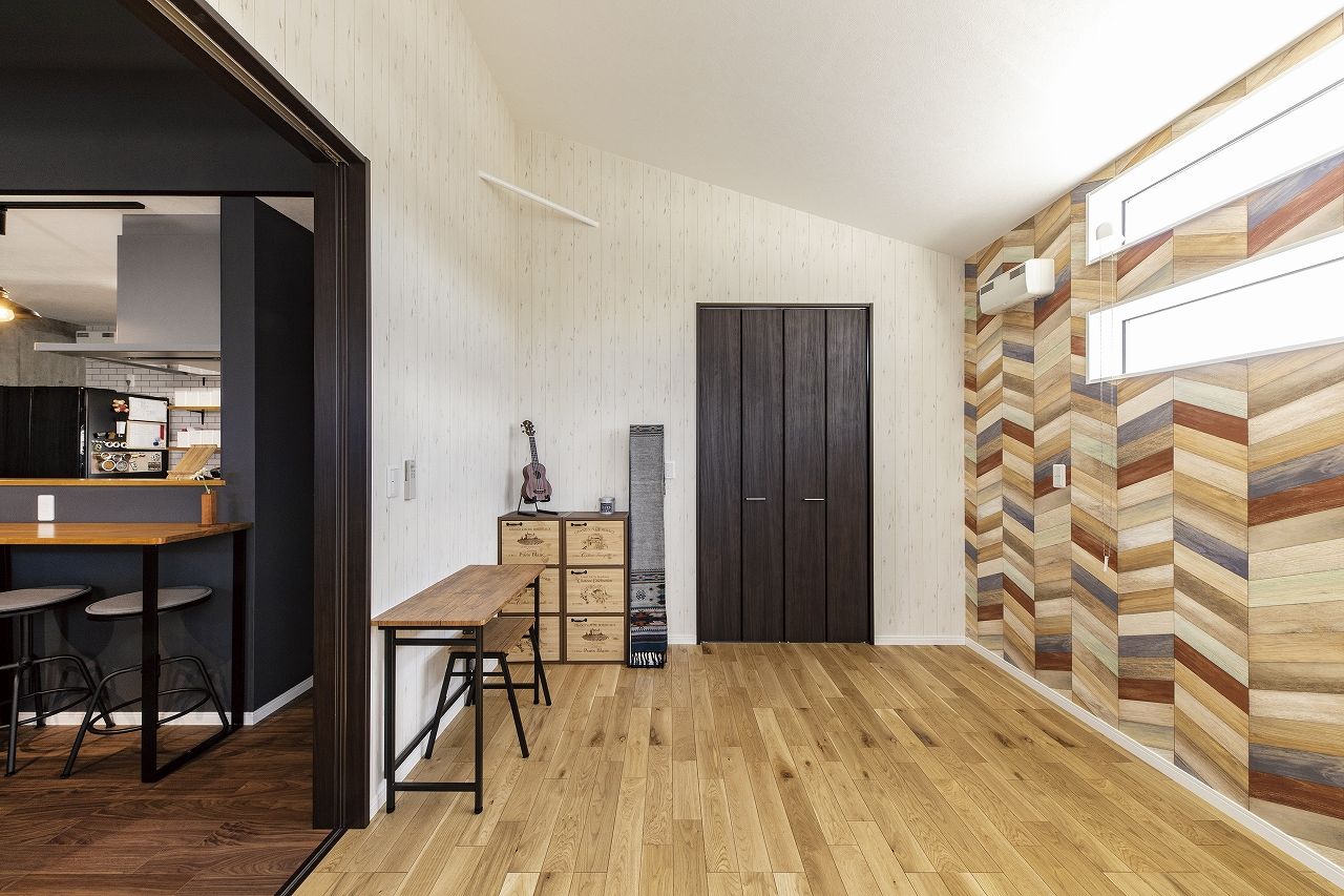 川野工務店 憧れのヴィンテージな空間を建築家夫妻と追求。明るい光が降り注ぐ快適な「店舗一体型住宅」の建築実例画像6