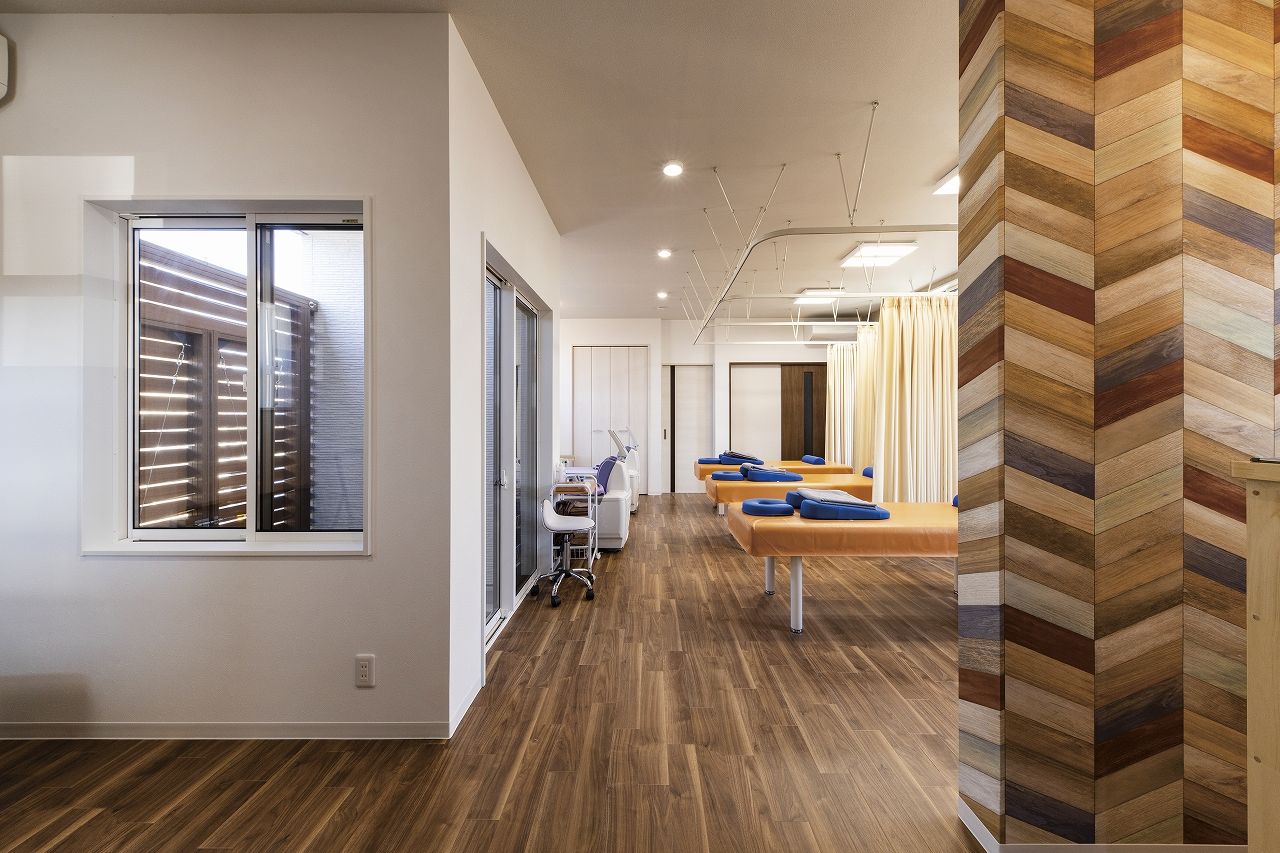 川野工務店 憧れのヴィンテージな空間を建築家夫妻と追求。明るい光が降り注ぐ快適な「店舗一体型住宅」の建築実例画像9