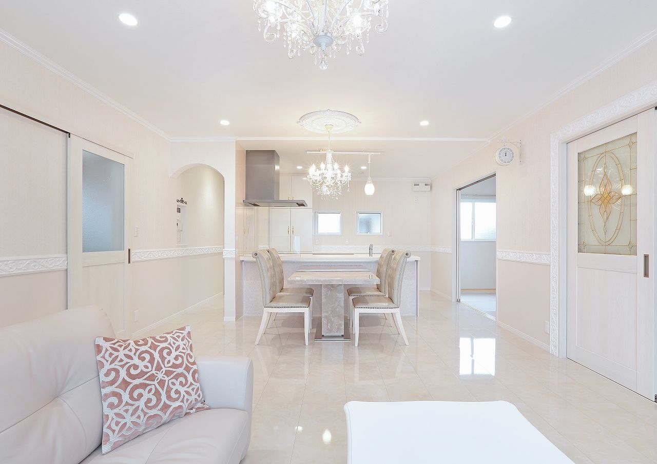 川野工務店 建築家夫妻と共に「憧れ」を追求。気品と上質さを叶えた「お城みたいな家」で笑顔の日々を！の建築実例画像3