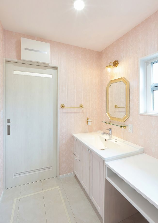 川野工務店 建築家夫妻と共に「憧れ」を追求。気品と上質さを叶えた「お城みたいな家」で笑顔の日々を！の建築実例画像6