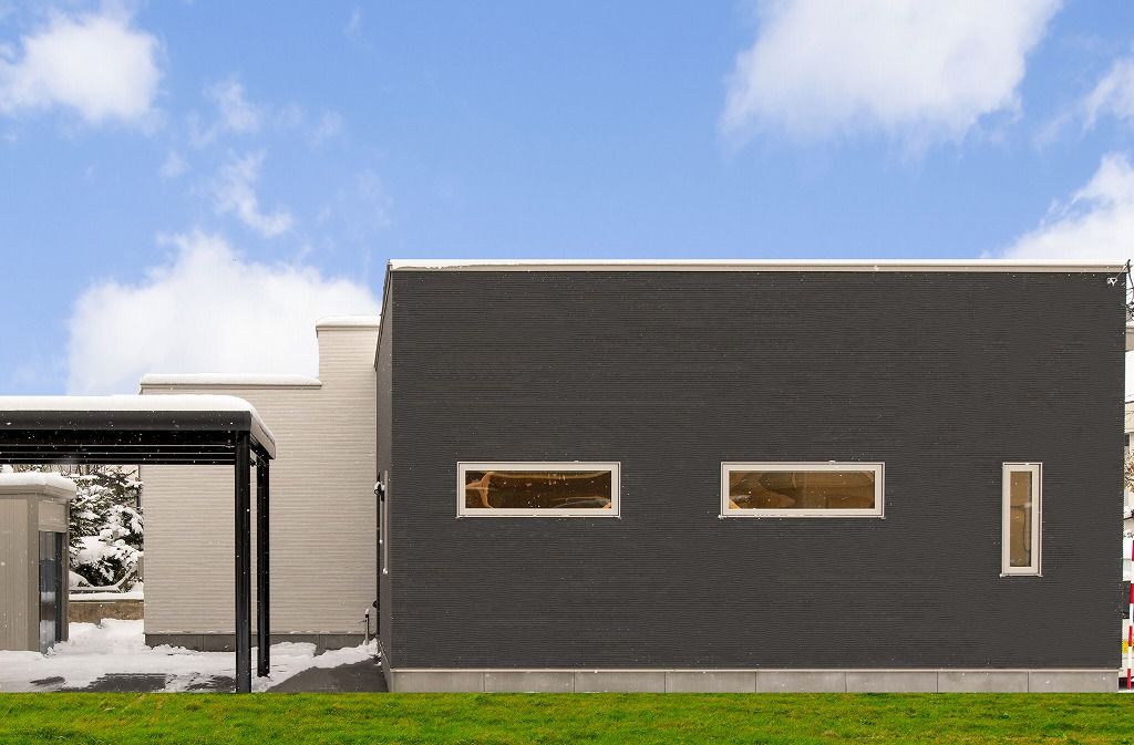 アーキテックプランニング 【平屋/2000万円台/間取り図有】老後も安心のゆとりある平屋を実現。天井高3.6mの明るい開放感あるリビングの建築実例画像10