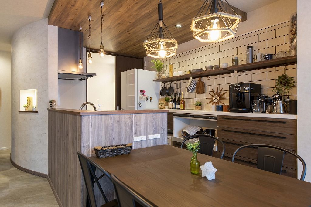 アーキテックプランニング 【2000～2500万円/間取り図有】魅せるキッチンまわりや1階ファミリークローゼットが大成功の建築実例画像1