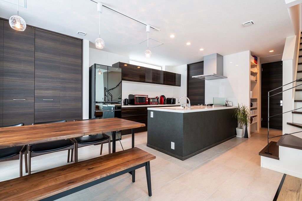 アーキテックプランニング 【2000～2500万円/５LDK/間取り図有】ハイ天井やスキップフロア、6人で暮らすほどよい距離感の二世帯住宅の建築実例画像3