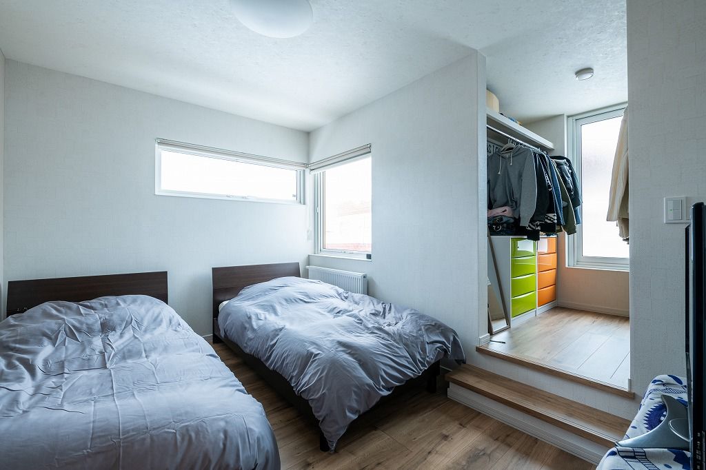 アーキテックプランニング 【2000～2500万円/５LDK/間取り図有】ハイ天井やスキップフロア、6人で暮らすほどよい距離感の二世帯住宅の建築実例画像9