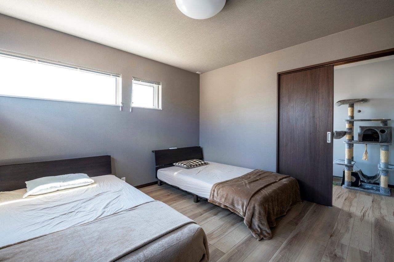 アーキテックプランニング 【2500～3000万円/４LDK間取り図有】中二階や蔵、愛猫と暮らす工夫の詰まった組込車庫のある住まいの建築実例画像4