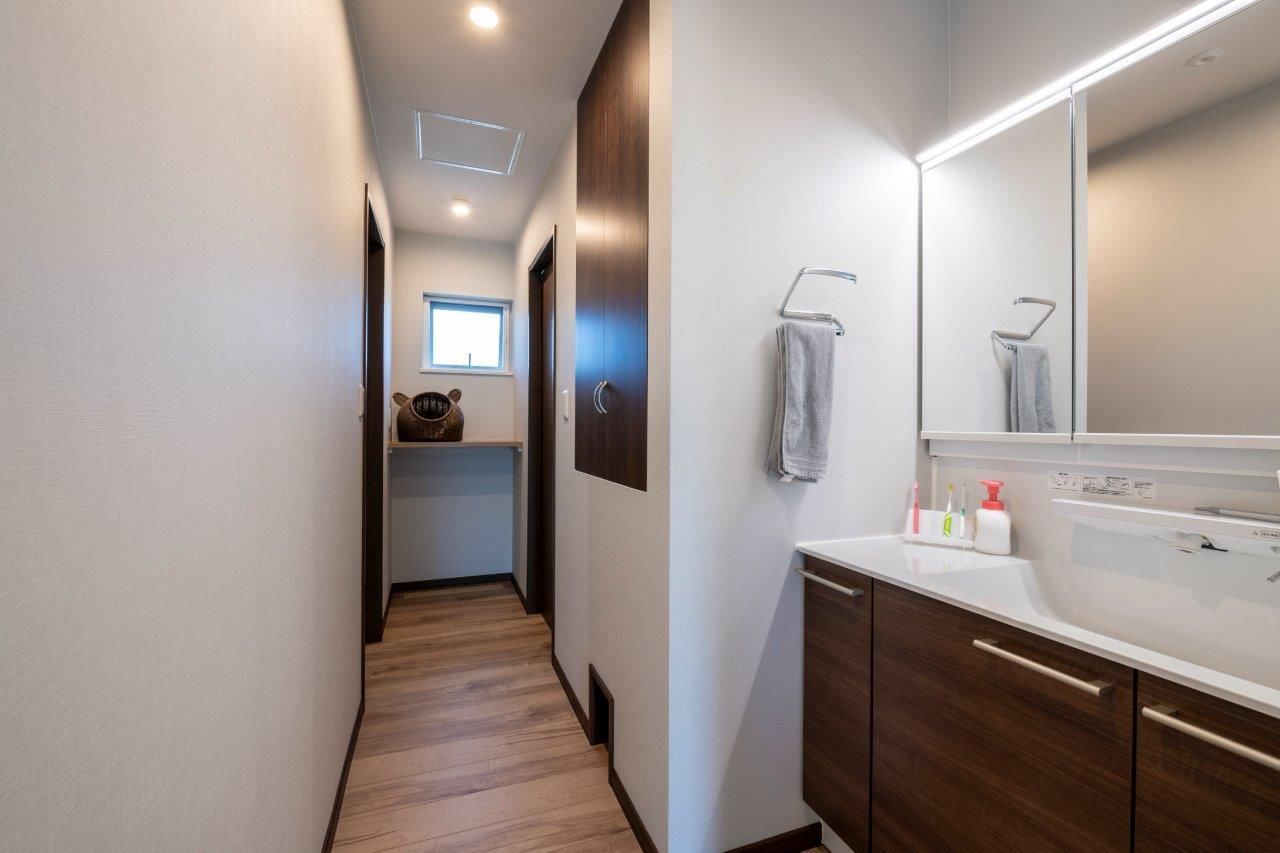 アーキテックプランニング 【2500～3000万円/４LDK間取り図有】中二階や蔵、愛猫と暮らす工夫の詰まった組込車庫のある住まいの建築実例画像7