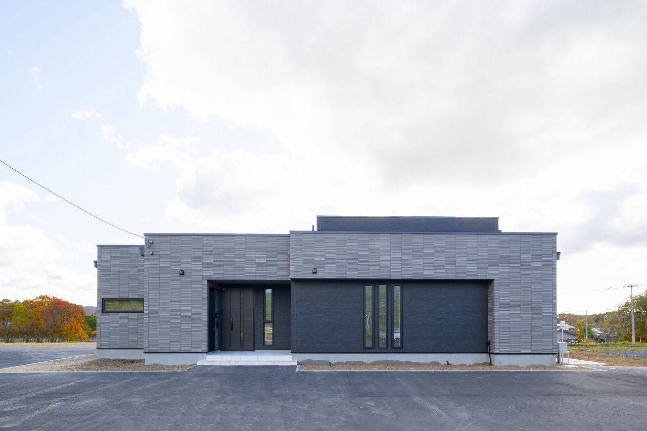 アーキテックプランニング 【平屋/3500～4000万円/間取り図】天井高4.6ｍの開放的な空間、ピアノの音色が響くリュクスな平屋の住まいの建築実例画像2