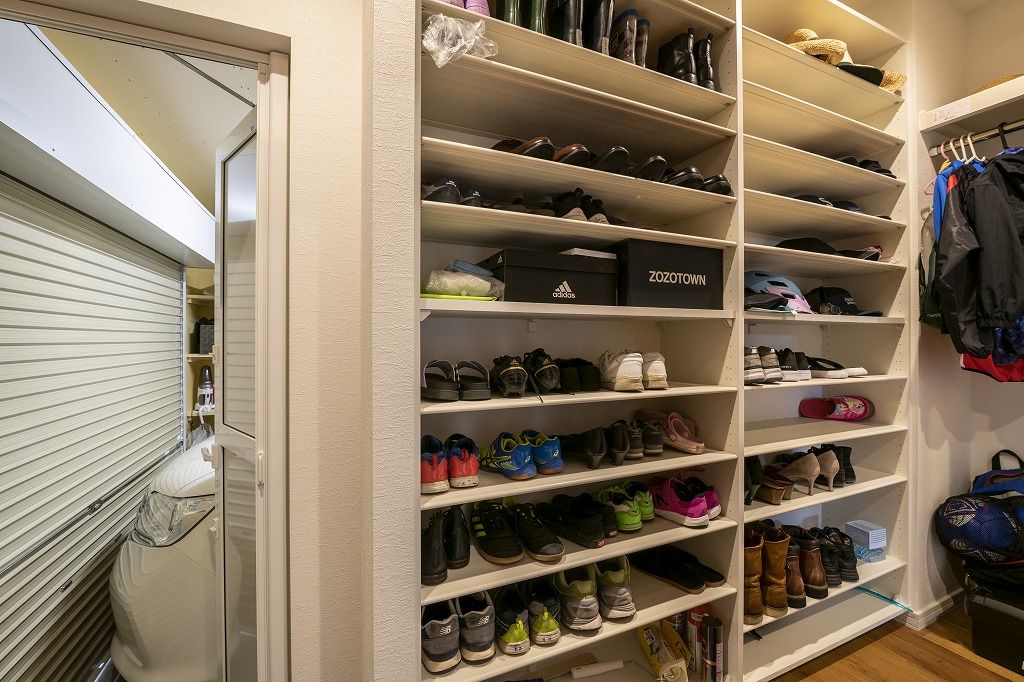 アーキテックプランニング [2000万円台/間取り図有]限られた敷地を活かしたプランニング。3階建てで叶えた家族5人で暮らす機能的な住まいの建築実例画像6