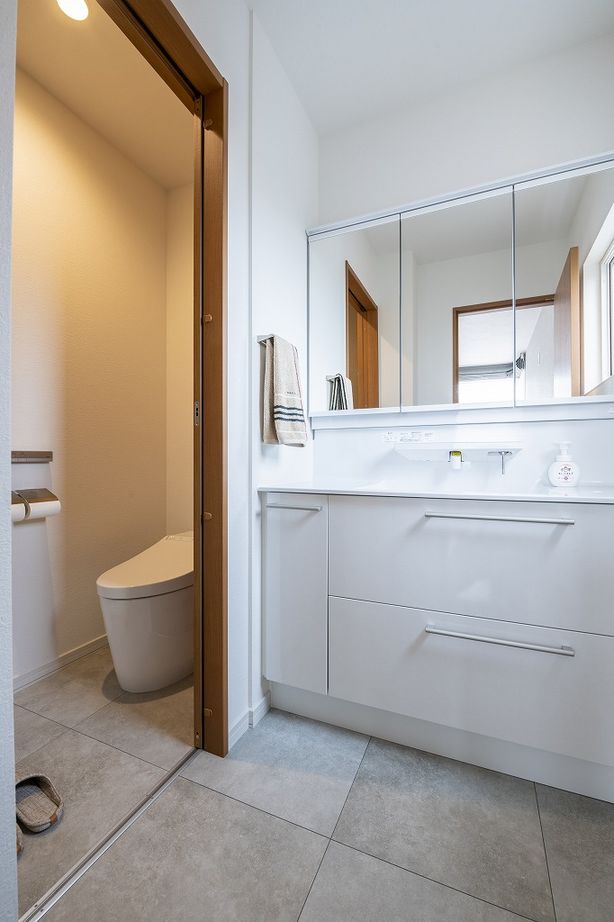 アーキテックプランニング [2000万円台/間取り図有]限られた敷地を活かしたプランニング。3階建てで叶えた家族5人で暮らす機能的な住まいの建築実例画像7