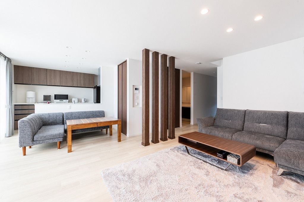 アーキテックプランニング 【2500～3000万円/間取り図有/2階建て】事務所スペースも実現した広々LDK23帖のシンプルモダンなマイホームの建築実例画像1