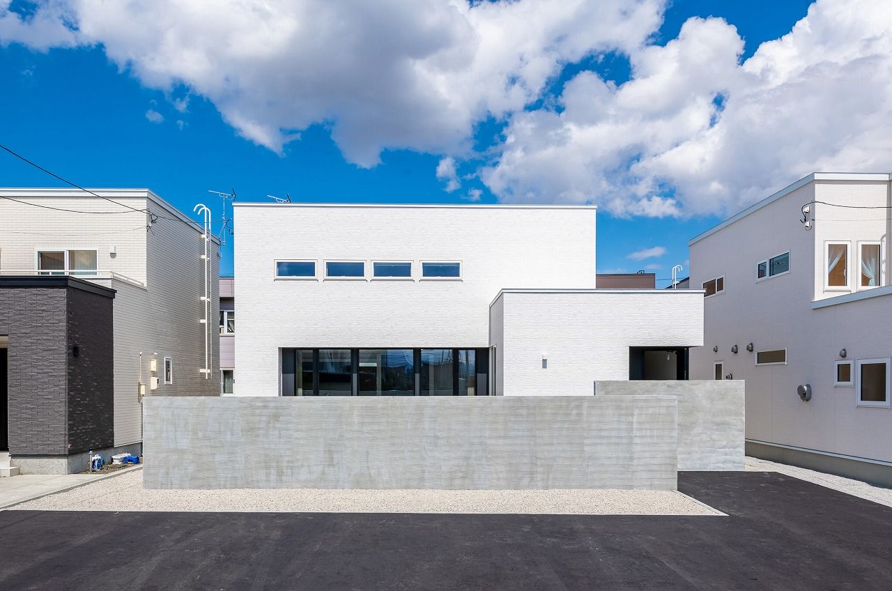 アーキテックプランニング 【2000万円台/間取り図有/ドッグラン】BBQや愛犬の遊ぶスペースとしても活躍するテラスのあるデザイン住宅の建築実例画像2