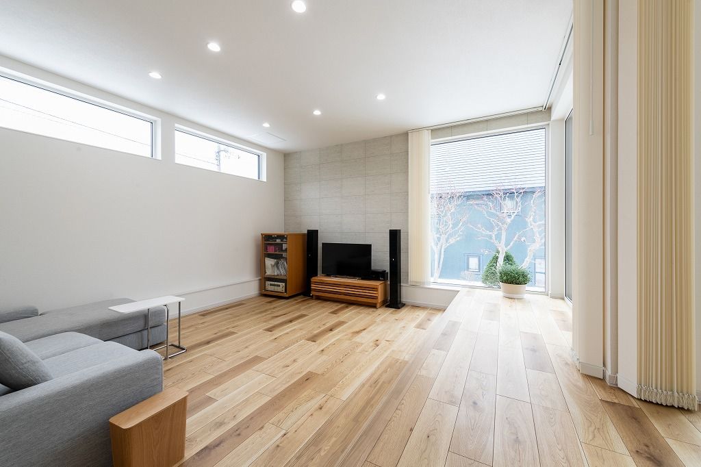 アーキテックプランニング 【2000万円台/間取り図有/２階建て】自然と調和する、窓からの景色を存分の楽しめる後ろ盾は高気密高断熱住宅の建築実例画像1