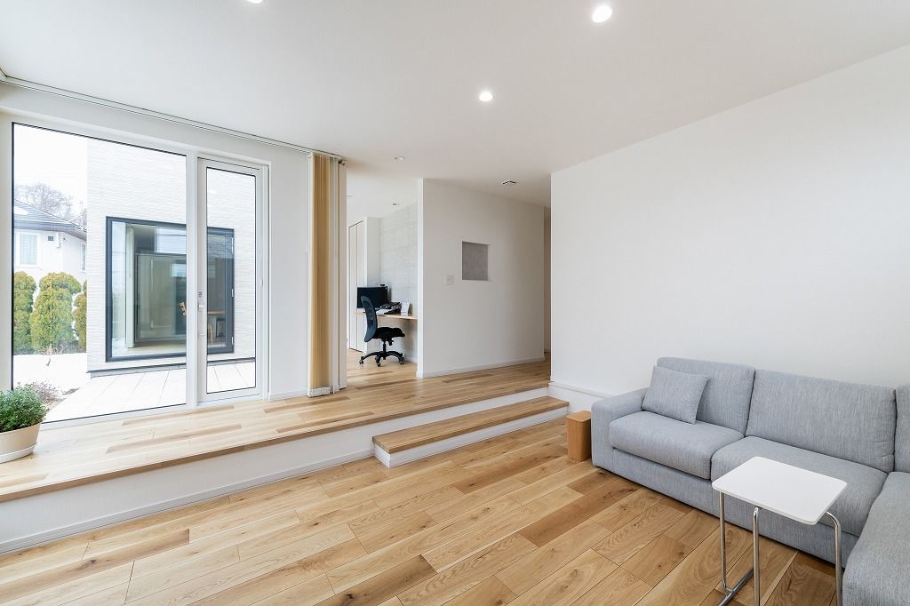 アーキテックプランニング 【2000万円台/間取り図有/２階建て】自然と調和する、窓からの景色を存分の楽しめる後ろ盾は高気密高断熱住宅の建築実例画像2