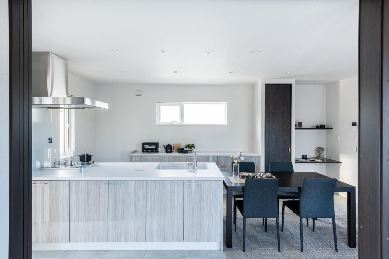 アーキテックプランニング 【2000万円台/４LDK間取り図有/２階建て/33.5坪】開放して多目的に活用するシンプルモダンのスッキリデザインの建築実例画像4