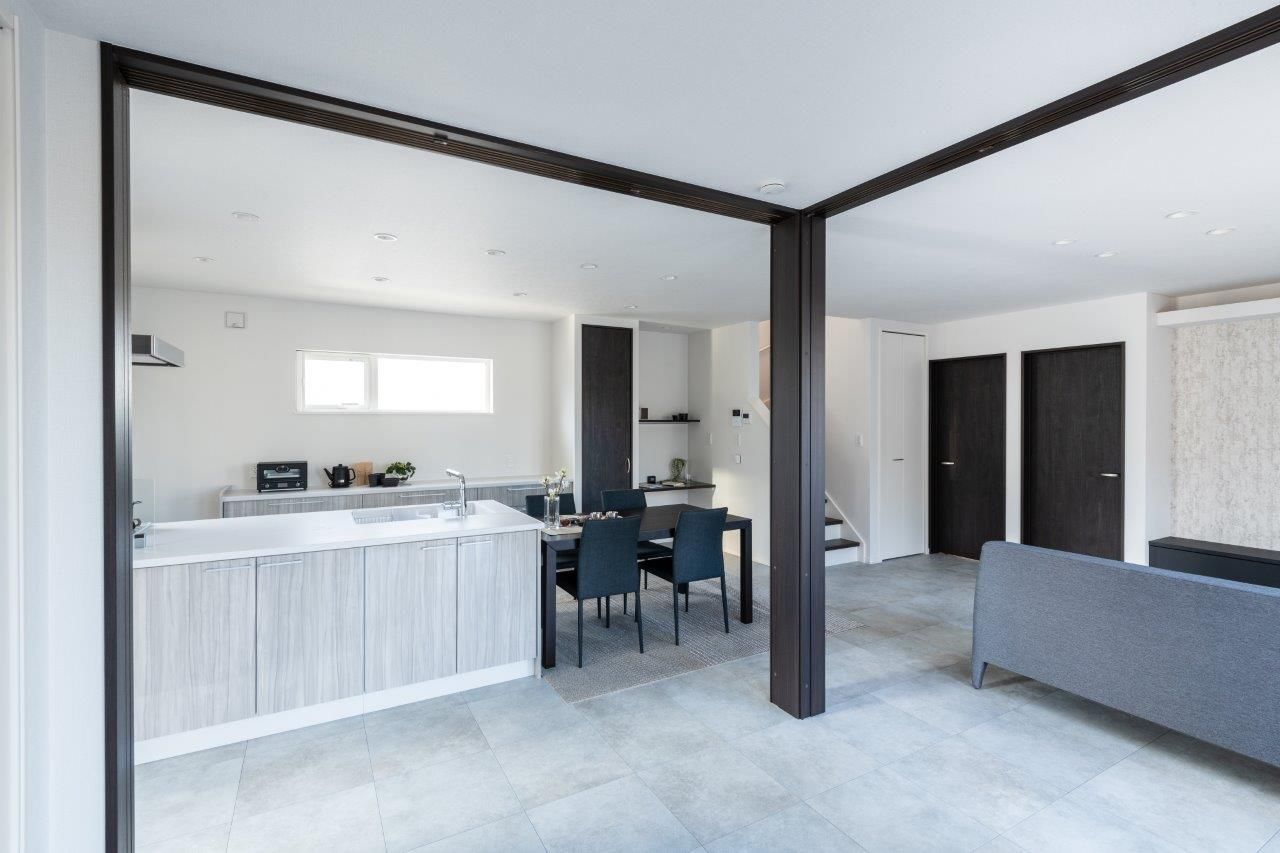 アーキテックプランニング 【2000万円台/４LDK間取り図有/２階建て/33.5坪】開放して多目的に活用するシンプルモダンのスッキリデザインの建築実例画像7