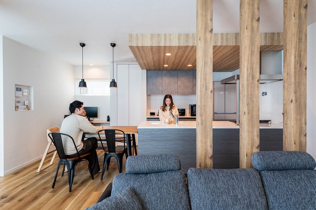 アーキテックプランニング [2000万円台/４LDK間取り図有/２階建て]20代のご夫婦が仲良く暮らすナチュラルテイストの木目が美しい住まいの建築実例画像1