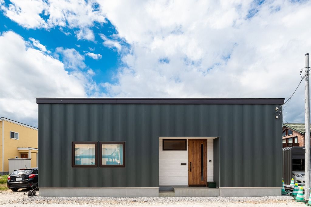 アーキテックプランニング 【平屋/2000～2500万円/４LDK間取り図有/31.5坪】室内の縁側で家族と過ごす、ファミリータイプの平屋を実現の建築実例画像1