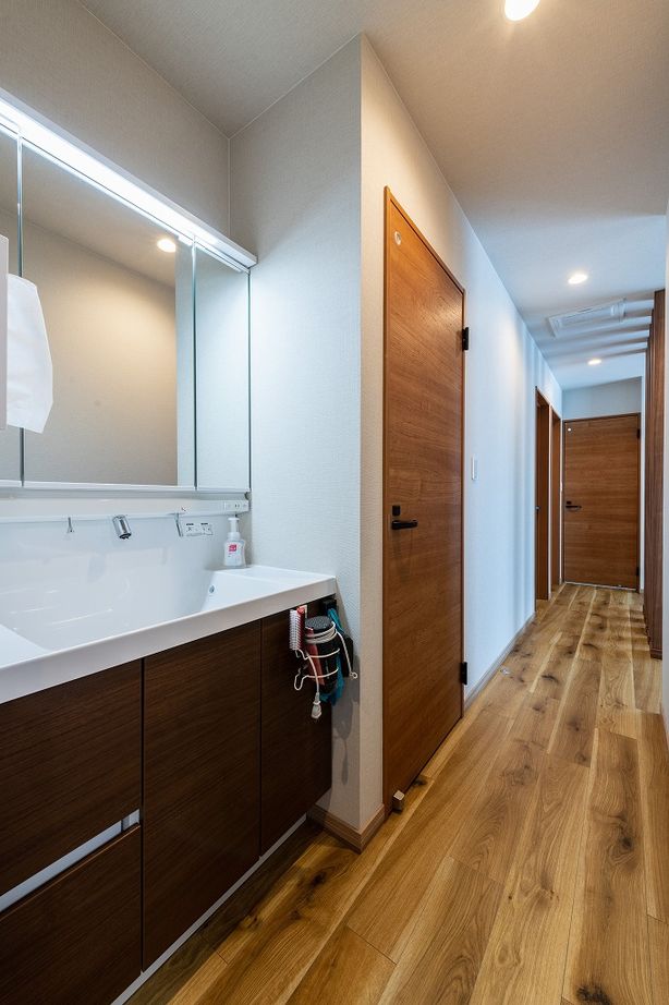 アーキテックプランニング 【平屋/2000～2500万円/４LDK間取り図有/31.5坪】室内の縁側で家族と過ごす、ファミリータイプの平屋を実現の建築実例画像9