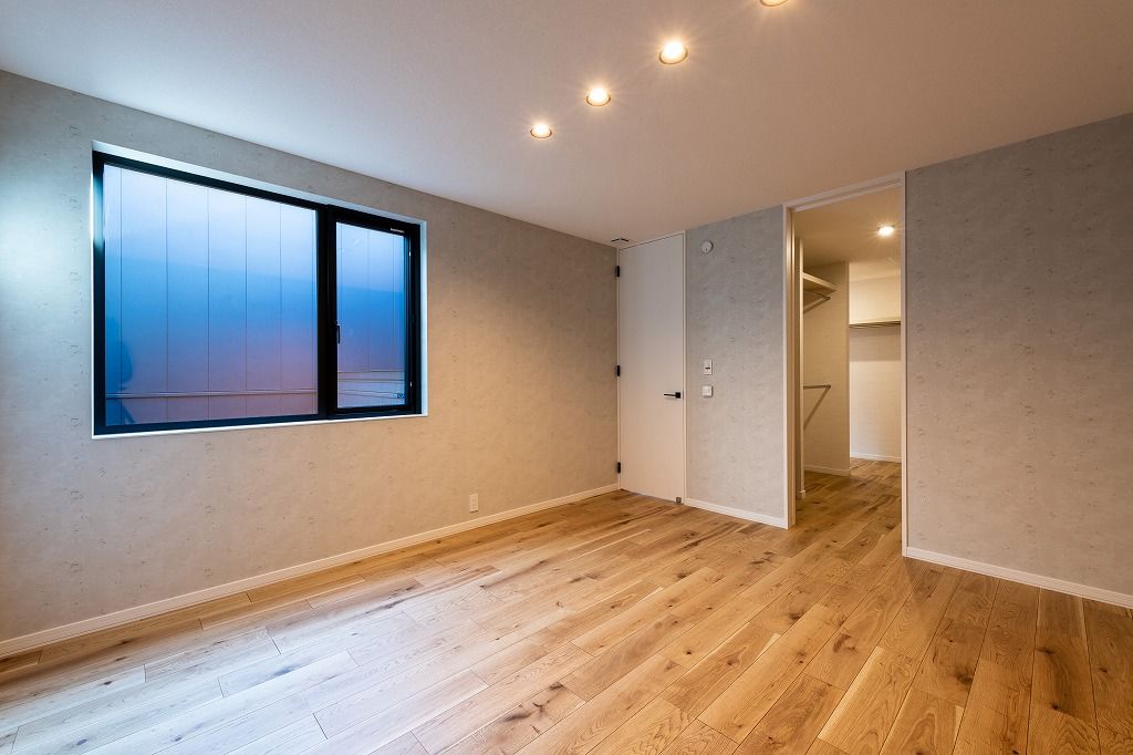 アーキテックプランニング 【2000万円台/間取り図有】ウォークスルークローゼットなど収納充実、無垢材が映えるナチュラルテイストの住まいの建築実例画像7