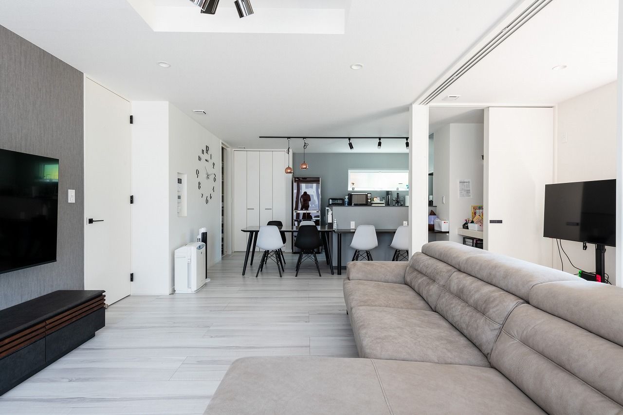 アーキテックプランニング 【平屋/3000万台】平屋の親世帯と2階建ての子世帯、思い出の地に実現した完全分離型二世帯住宅の建築実例画像2