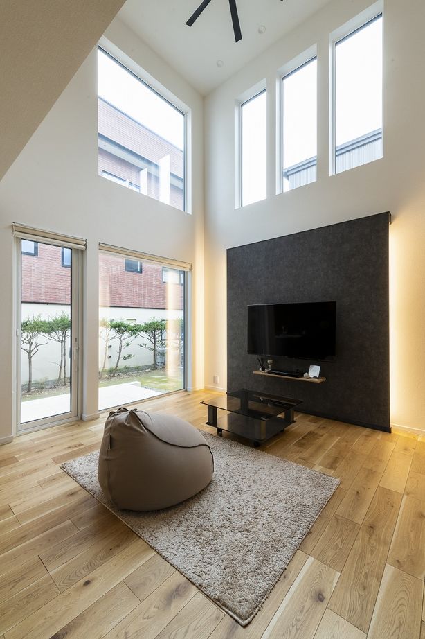 アーキテックプランニング [2000～2500万円/３LDK間取り図有/２階建て/吹き抜け]間接照明が効いた、吹抜けやスケルトン階段が映える家の建築実例画像3