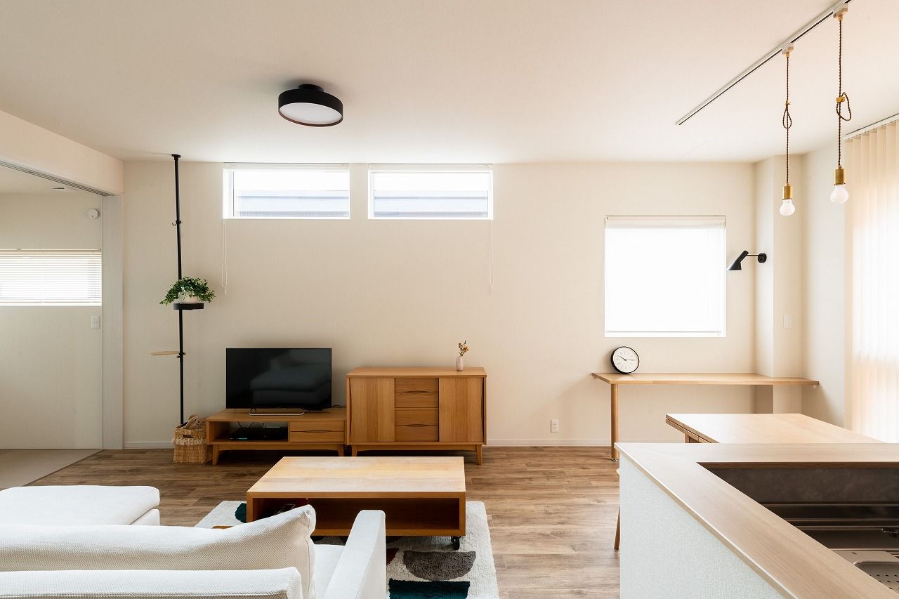 アーキテックプランニング [間取り図有]ナチュラルテイストの２階LDK。立地もこだわりも実現した駅近注文住宅。書斎などリモートワークにも対応の建築実例画像1