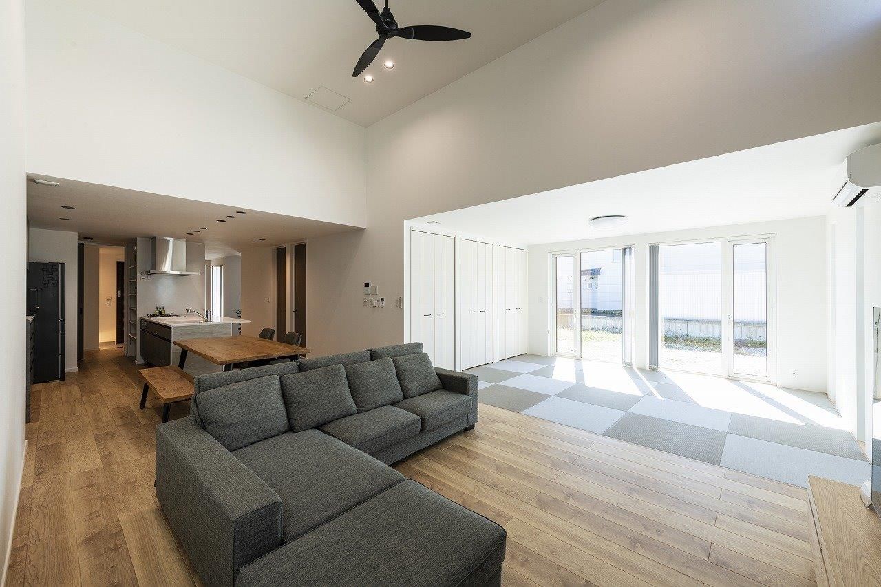 アーキテックプランニング [平屋/3000万円台]４LDK、開放的な空間の広がりを感じる平屋。デザインも住みやすさもこだわったお住まいの建築実例画像3