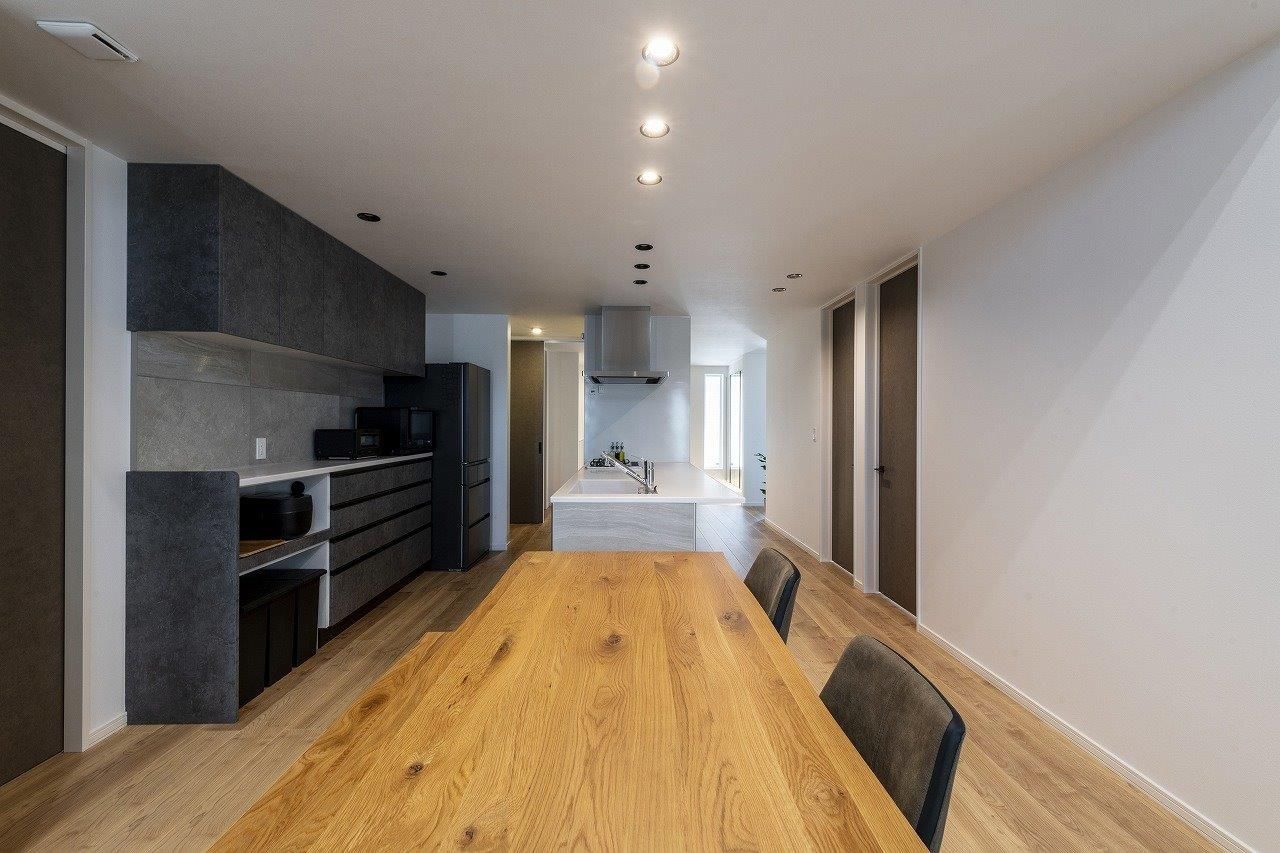 アーキテックプランニング [平屋/3000万円台]４LDK、開放的な空間の広がりを感じる平屋。デザインも住みやすさもこだわったお住まいの建築実例画像4